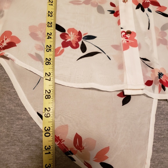 CANDIES BUTTON DOWN FLORAL BLOUSE - Picture 3 of 3